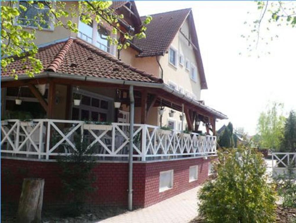 Hotel Francoise Balatonlelle Ngoại thất bức ảnh