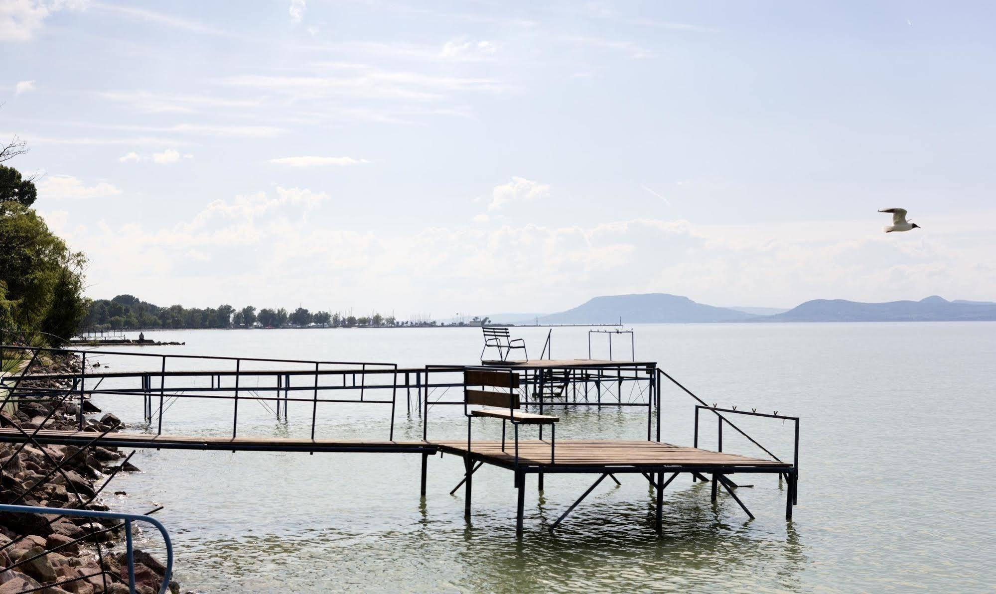 Hotel Francoise Balatonlelle Ngoại thất bức ảnh