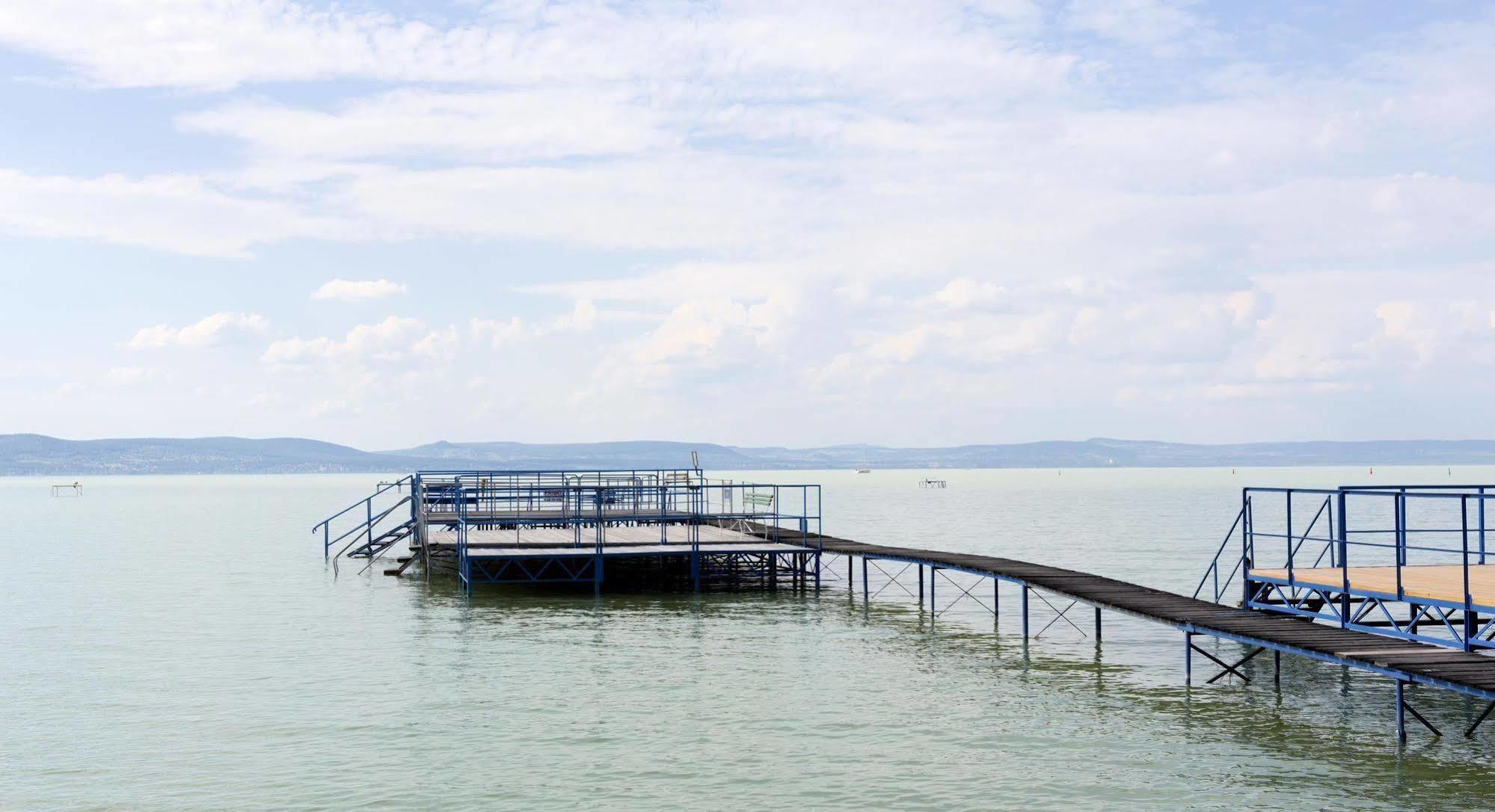 Hotel Francoise Balatonlelle Ngoại thất bức ảnh